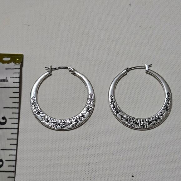 Lucky Brand Etched‎ Silver Tone Jeweled Hoop Earrings - Picture 3 of 5